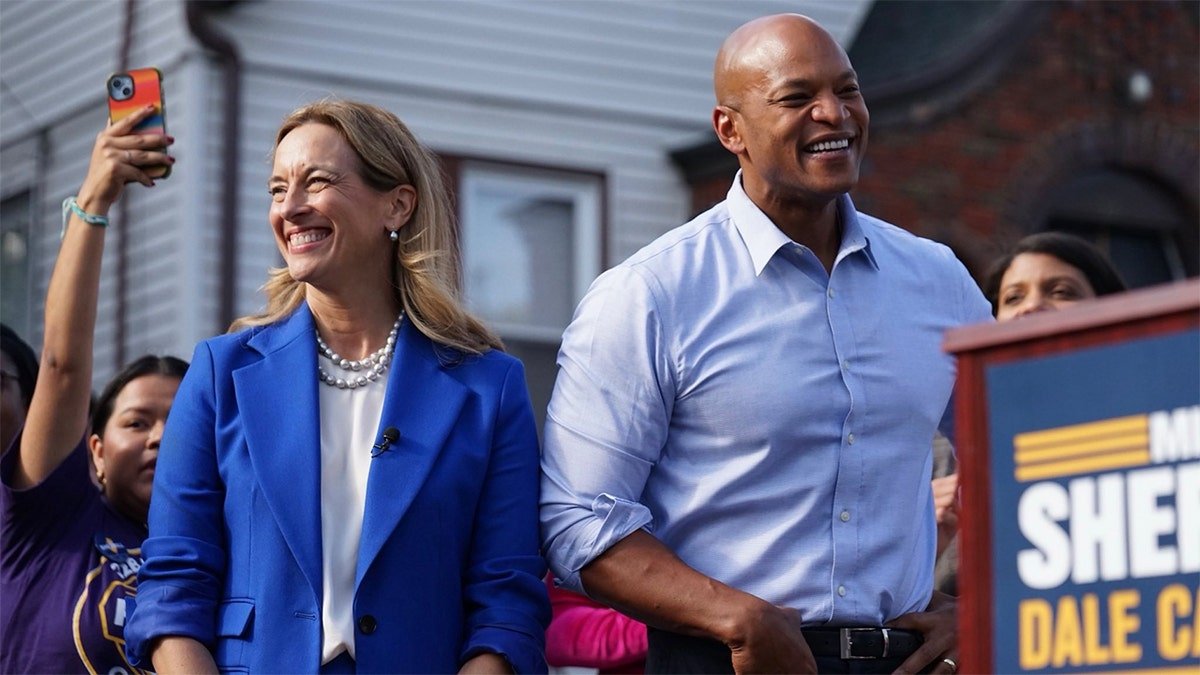 Le représentant Mikie Sherrill du New Jersey et le gouverneur du Maryland Wes Moore