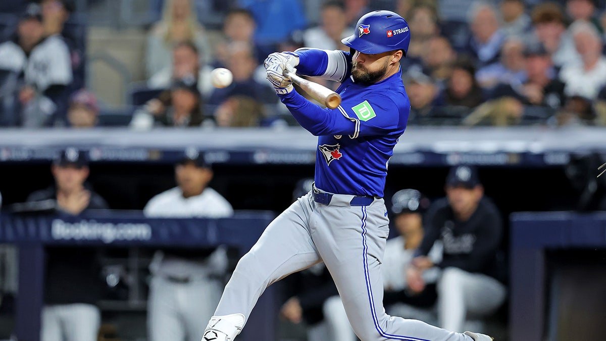 Nathan Lukes frappe un simple RBI