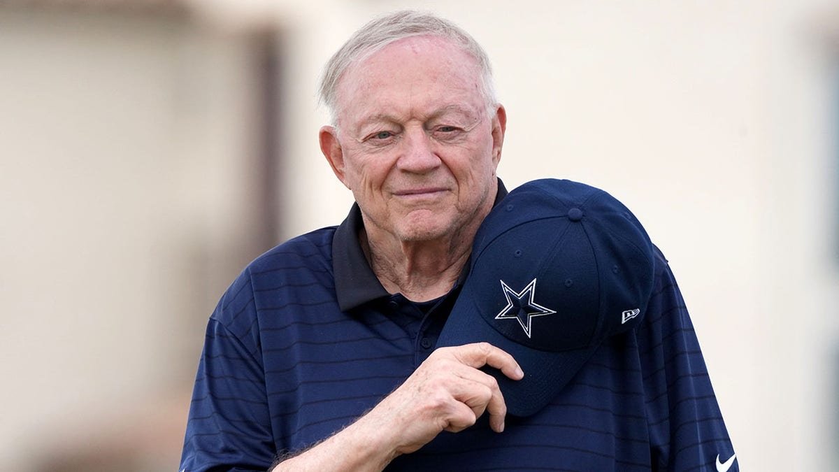 Jerry Jones en Californie