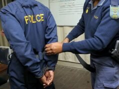 Quatre officiers sur le banc des accusés accusés d’avoir “volé” un magasin de Delft avec 18 300 rands