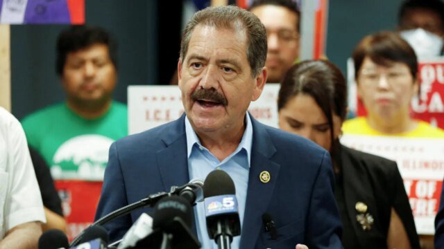 1762267441_chuy-garcia-speaking-chicago-politics-election-house-democrat.jpg