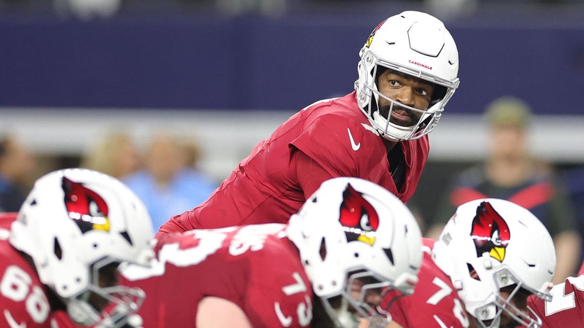 Jacoby Brissett tente de récupérer le ballon