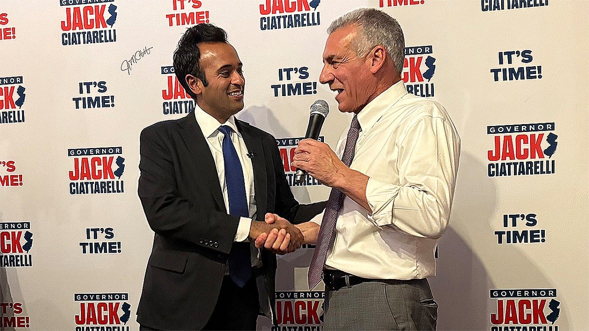Vivek Ramaswamy et Jack Ciattarelli en campagne électorale dans le New Jersey