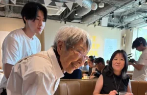 Manger avec la démence : le concept réconfortant du restaurant des commandes erronées