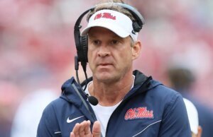 Fox News Sports Huddle Newsletter : Inside Lane Kiffin et Ole Miss se séparent alors que les fans expriment leur colère face au déménagement à LSU