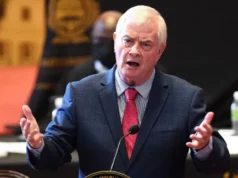 La stratégie de Groenewald pour lutter contre la surpopulation carcérale en rapatriant 27 000 étrangers