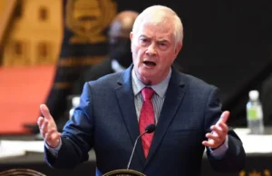 La stratégie de Groenewald pour lutter contre la surpopulation carcérale en rapatriant 27 000 étrangers