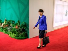 La Japonaise Takaichi séduit les fans non pas grâce à la politique, mais grâce à son style et à son mantra “travail, travail, travail”.