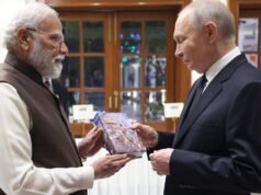 Le Premier ministre Modi présente une copie de Gita en russe à Poutine – Firstpost