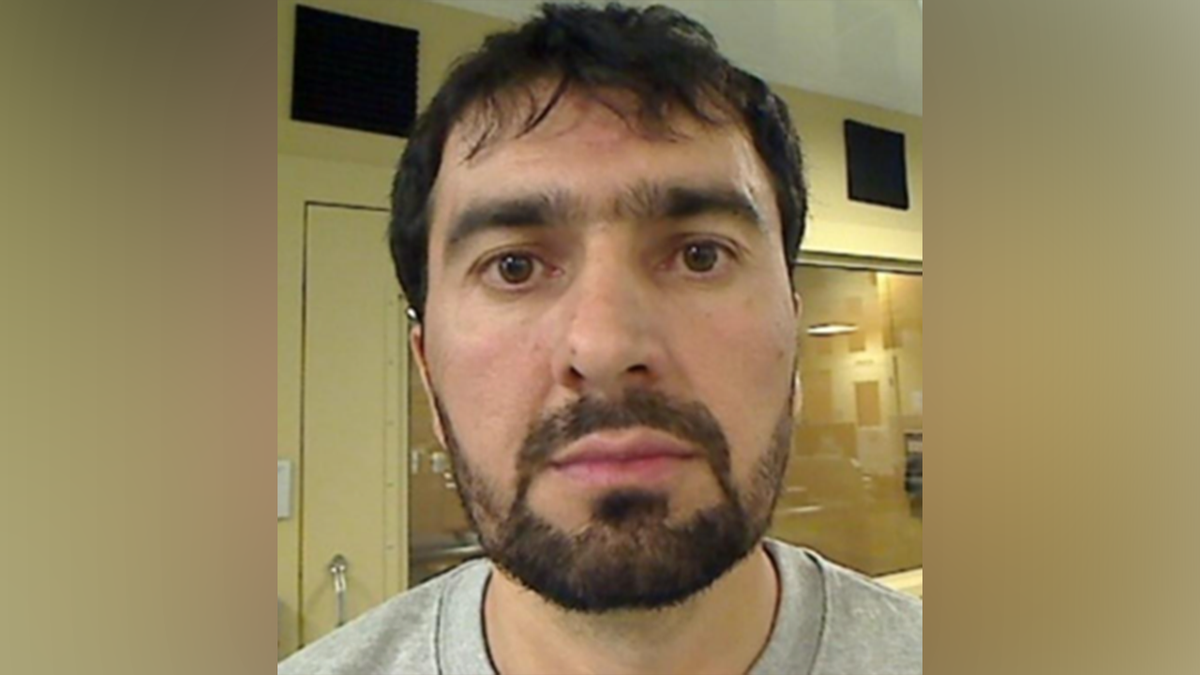 Qesmat Din Zafran, un criminel étranger, est entré aux États-Unis dans le cadre de l'opération Allied Refuge en septembre 2021.